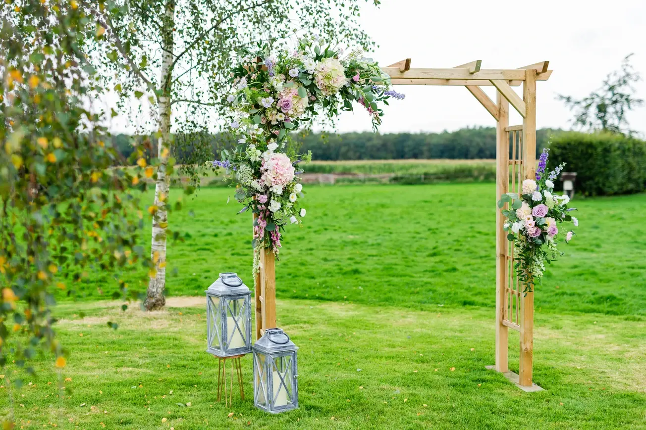 Kingston Manor wedding flowers example 2